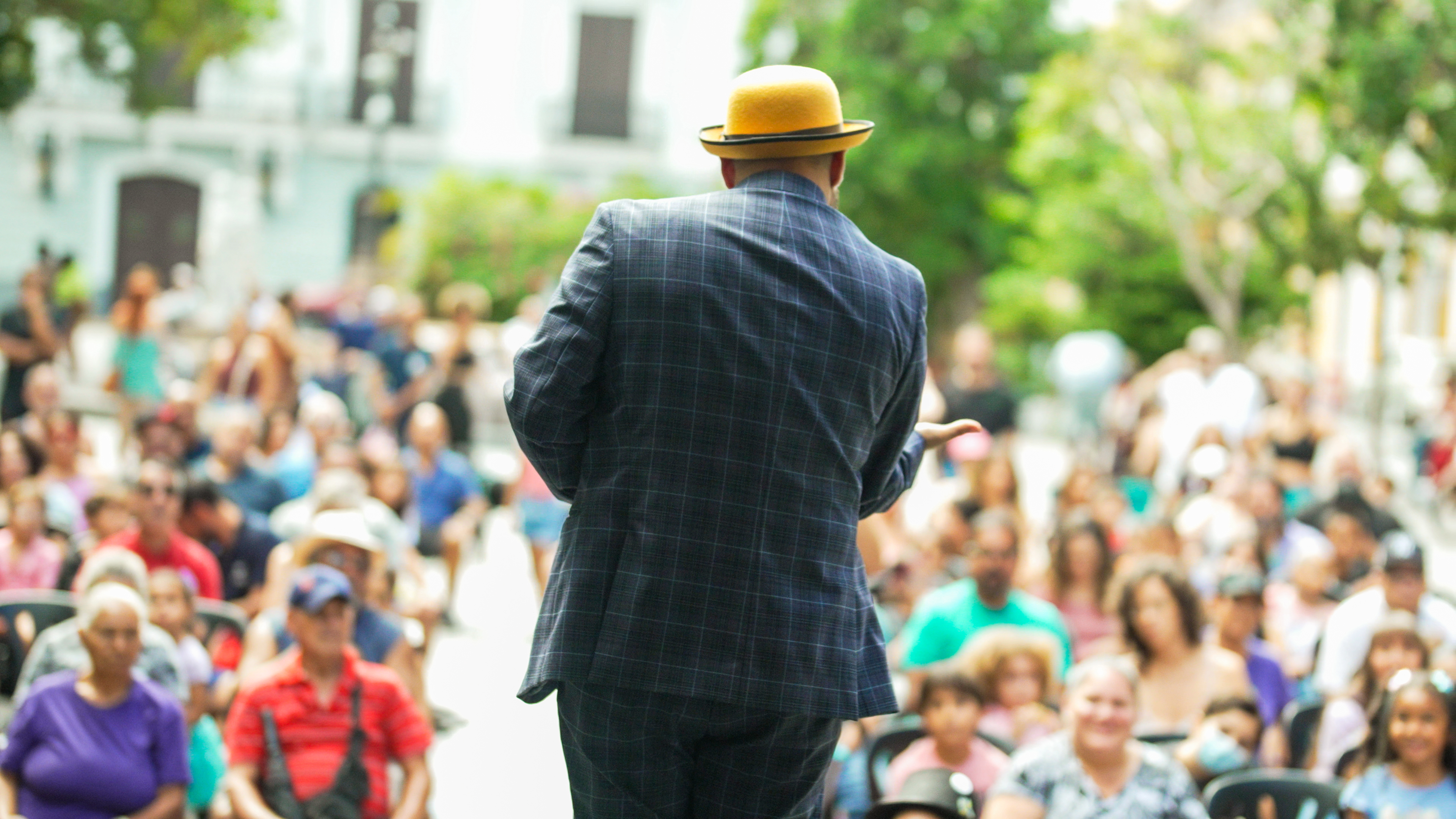 Mr. Dwella performing
