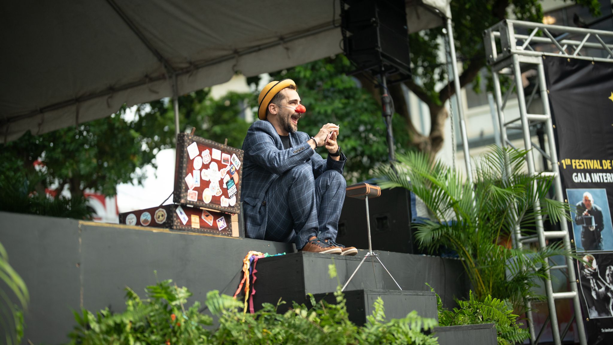 Mr. Dwella en escena